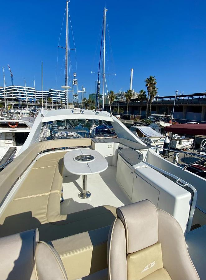 Hotel Yacht In Barcelona Sant Adria de Besos Exterior foto