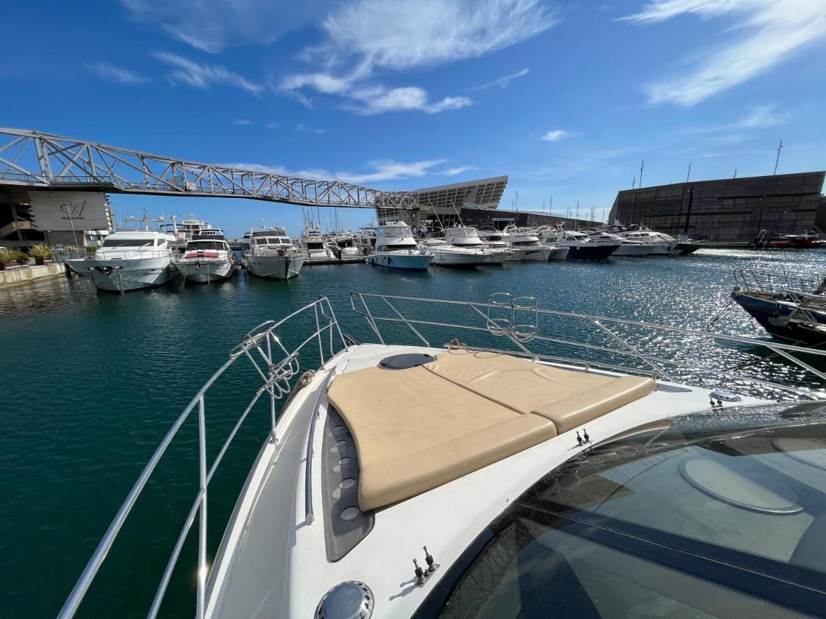 Hotel Yacht In Barcelona Sant Adria de Besos Exterior foto